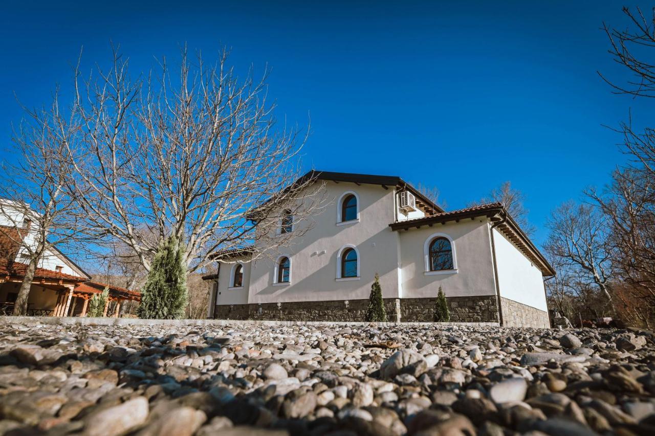 Lazar Winery Tourism B&B Rosoman Екстер'єр фото