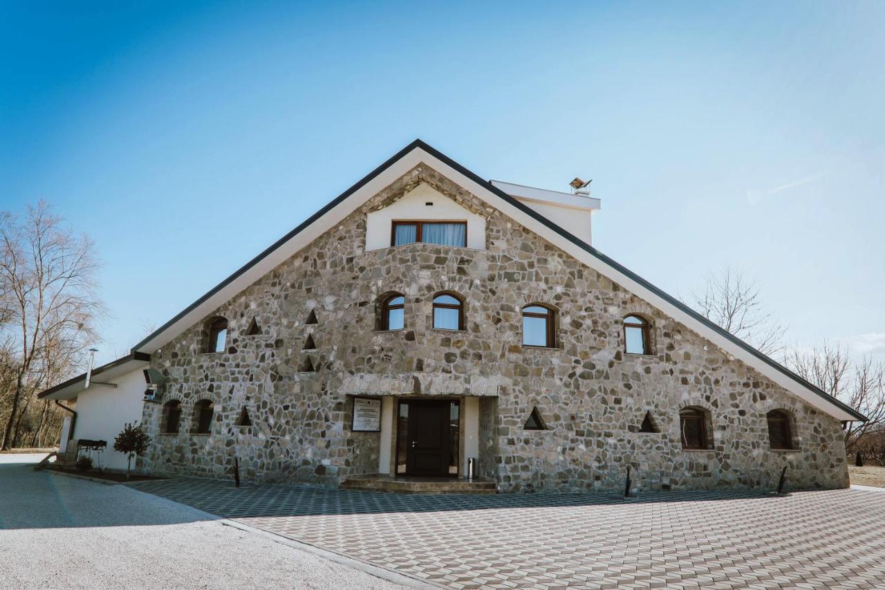 Lazar Winery Tourism B&B Rosoman Екстер'єр фото